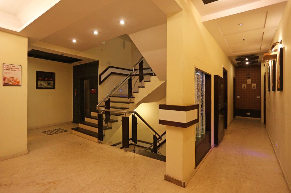 Star Plaza@new Delhi Railway Station 3*